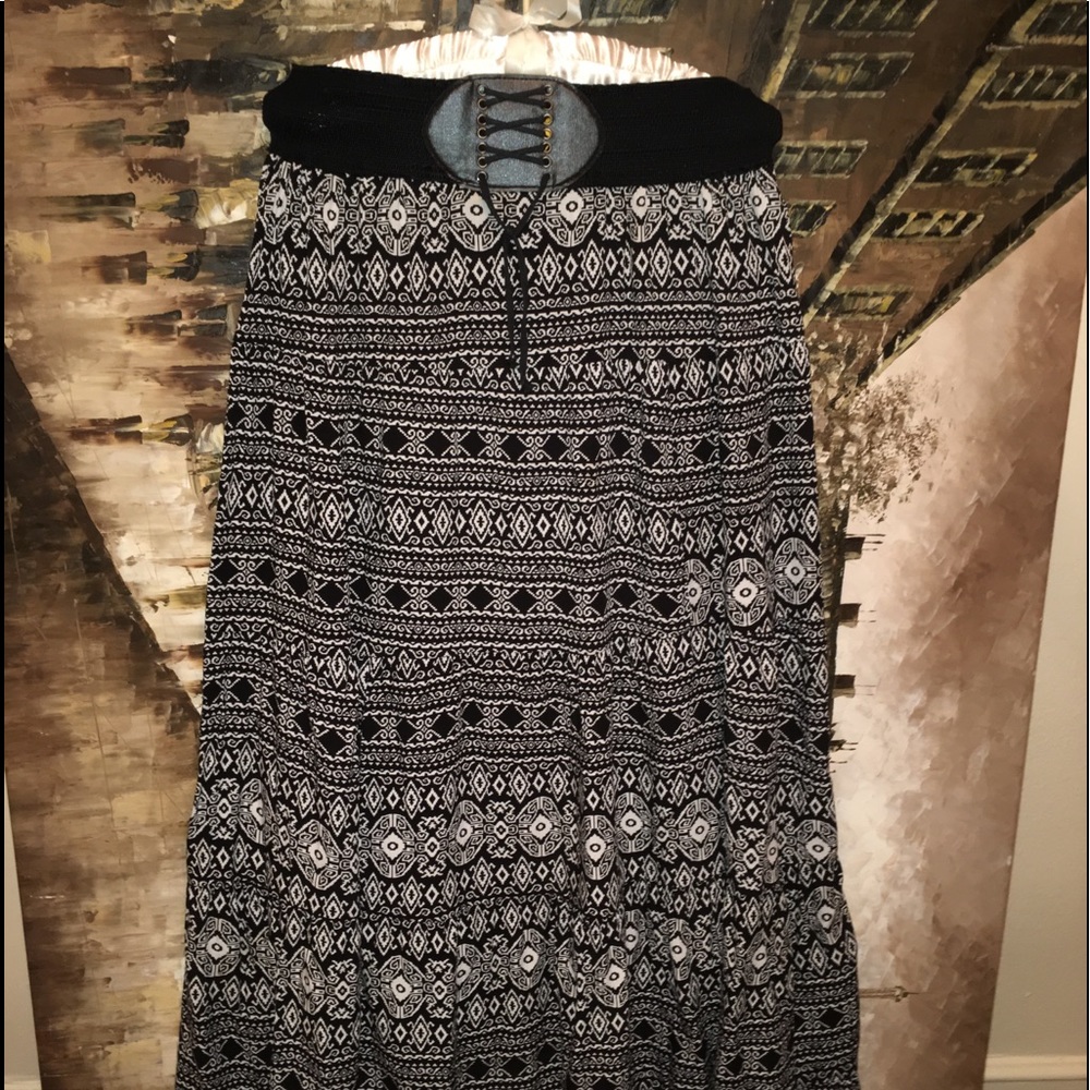 Black and White Printed long skirt!